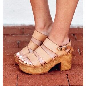 Musse & Cloud Fria Platform Leather Sandal Tan Brass Buckle Size 41 Size 10